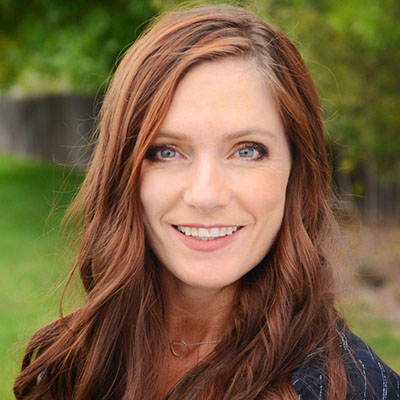 2017 Mandi Headshot.jpg headshot